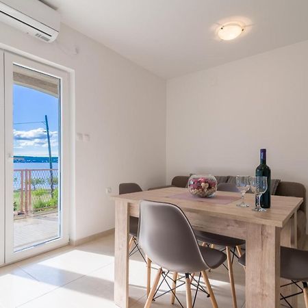 Apartmani Dupor Gornji Karin Extérieur photo
