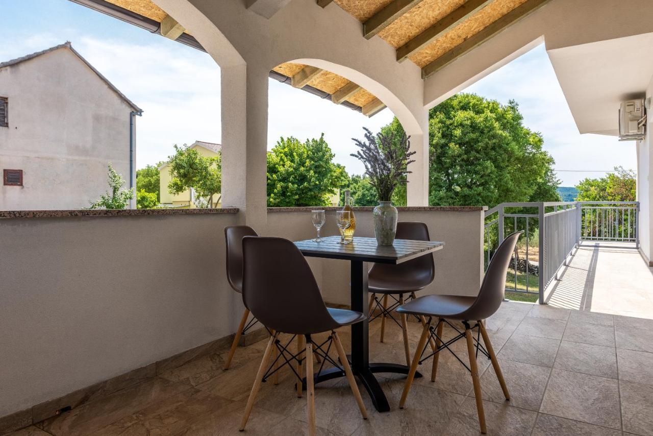 Apartmani Dupor Gornji Karin Extérieur photo