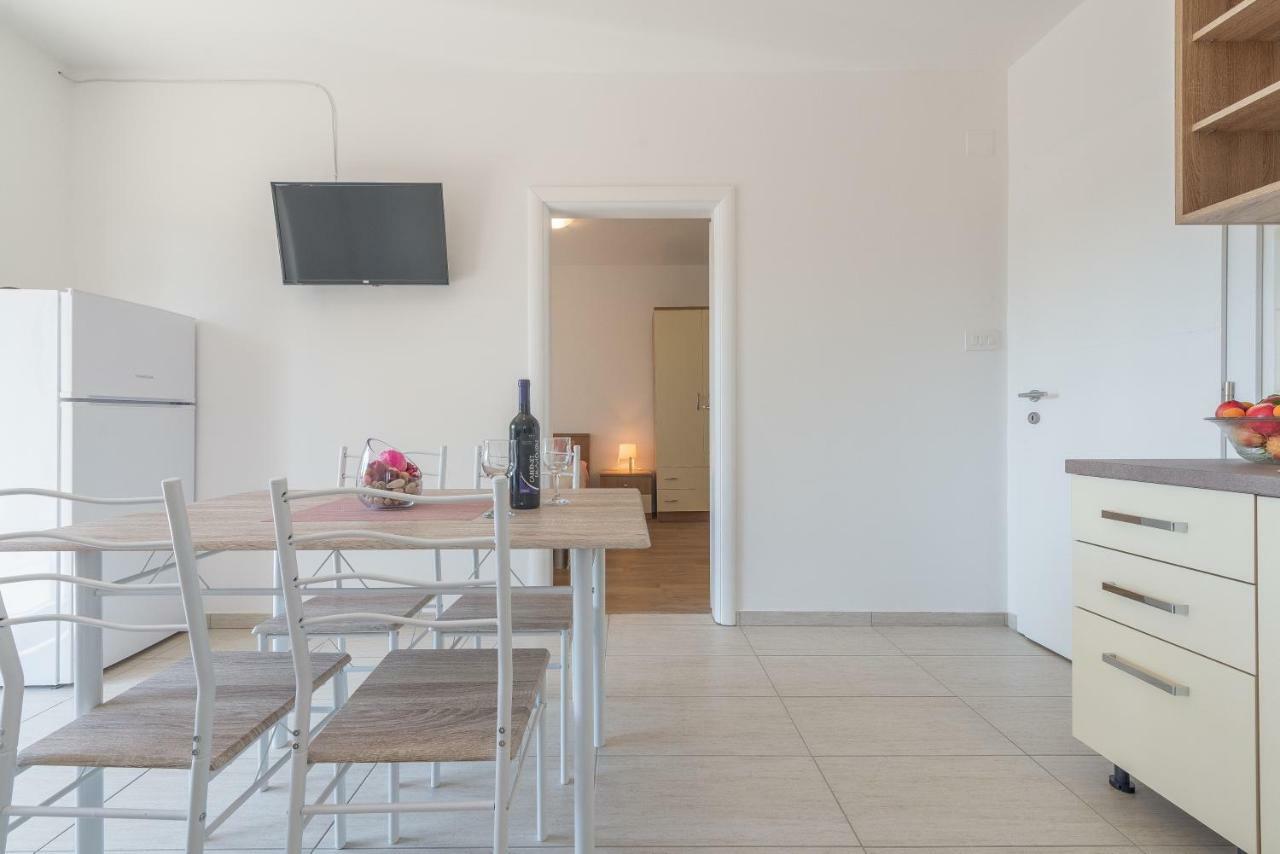 Apartmani Dupor Gornji Karin Extérieur photo