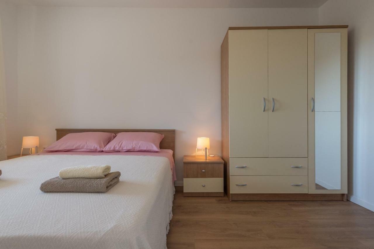 Apartmani Dupor Gornji Karin Extérieur photo