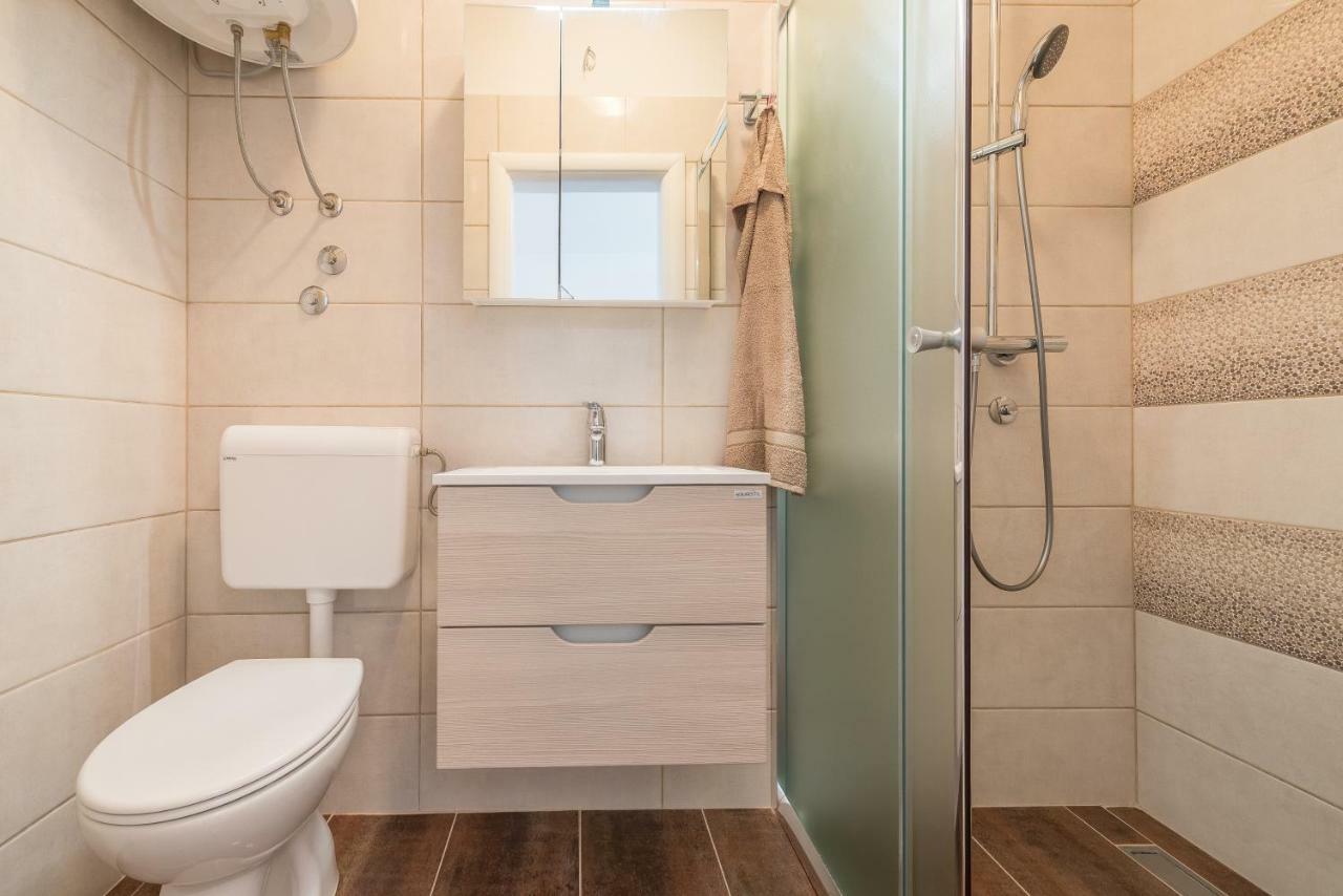 Apartmani Dupor Gornji Karin Extérieur photo