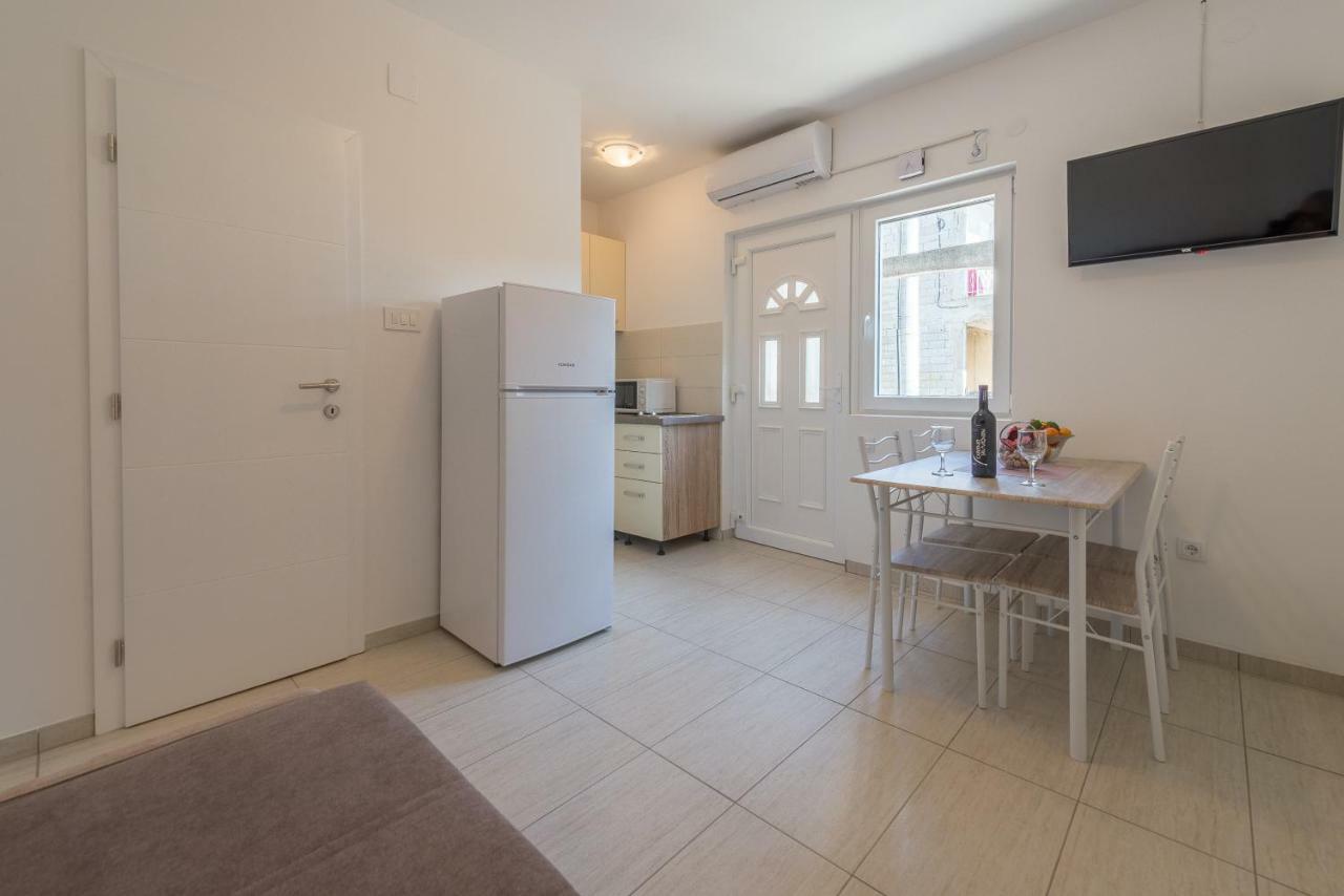 Apartmani Dupor Gornji Karin Extérieur photo