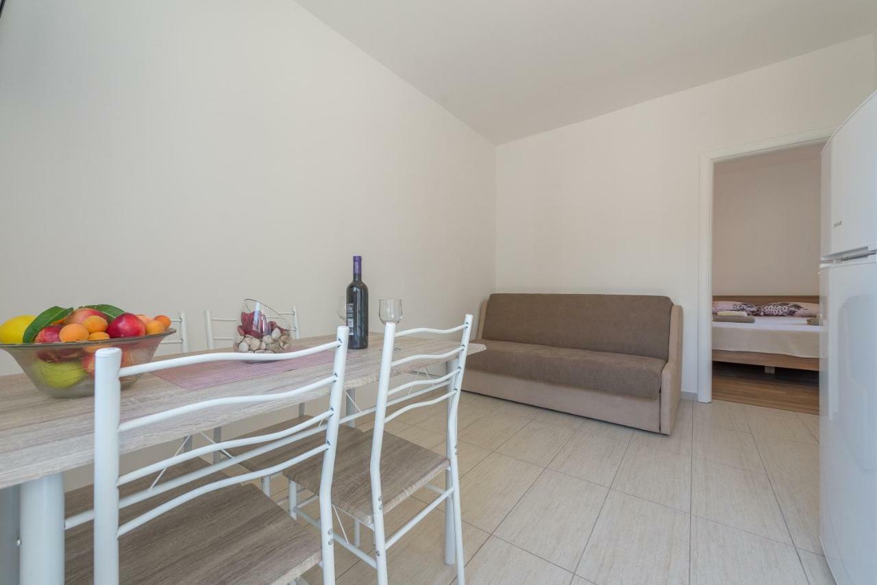 Apartmani Dupor Gornji Karin Extérieur photo