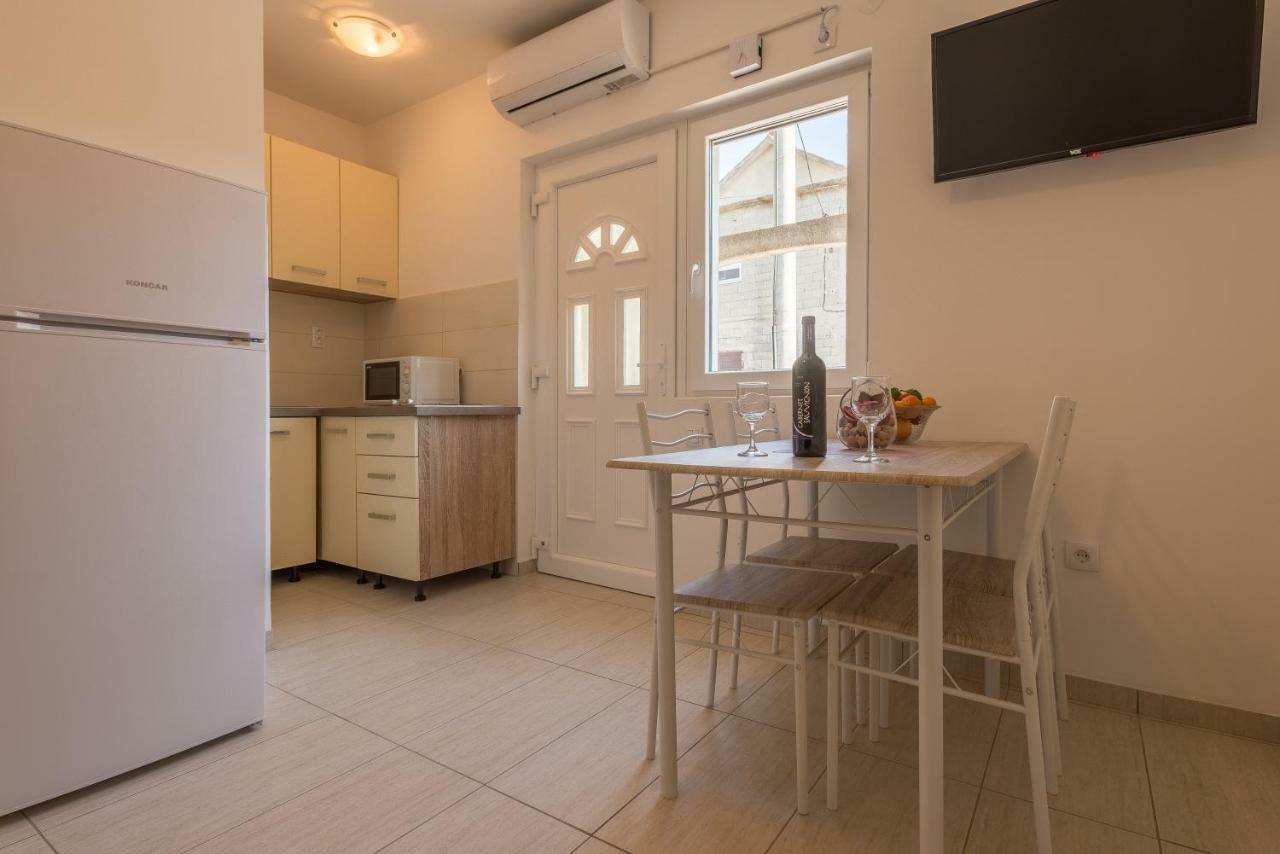 Apartmani Dupor Gornji Karin Extérieur photo
